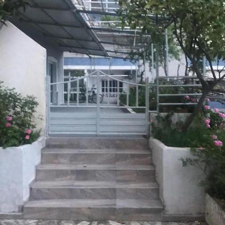 Apartament Roisin Sarande Bagian luar foto