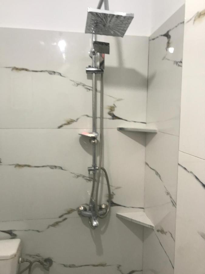 Apartament Roisin Sarande Bagian luar foto