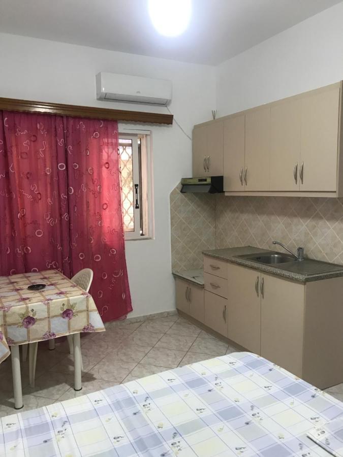 Apartament Roisin Sarande Bagian luar foto