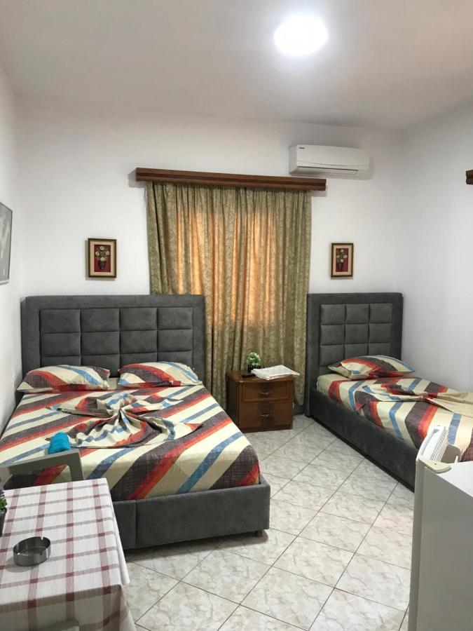 Apartament Roisin Sarande Bagian luar foto