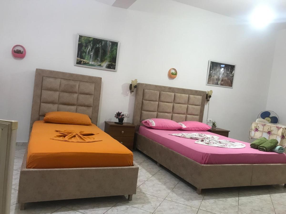Apartament Roisin Sarande Bagian luar foto