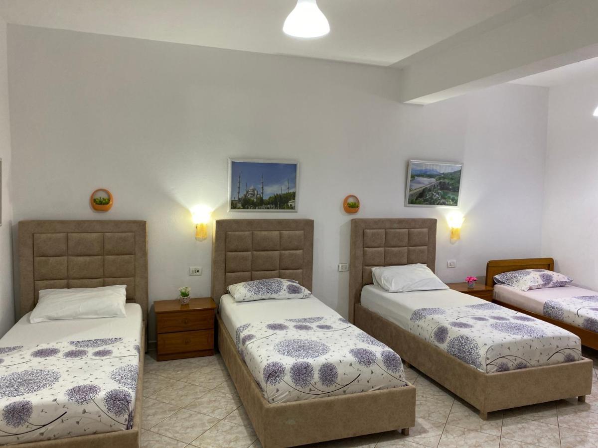 Apartament Roisin Sarande Bagian luar foto