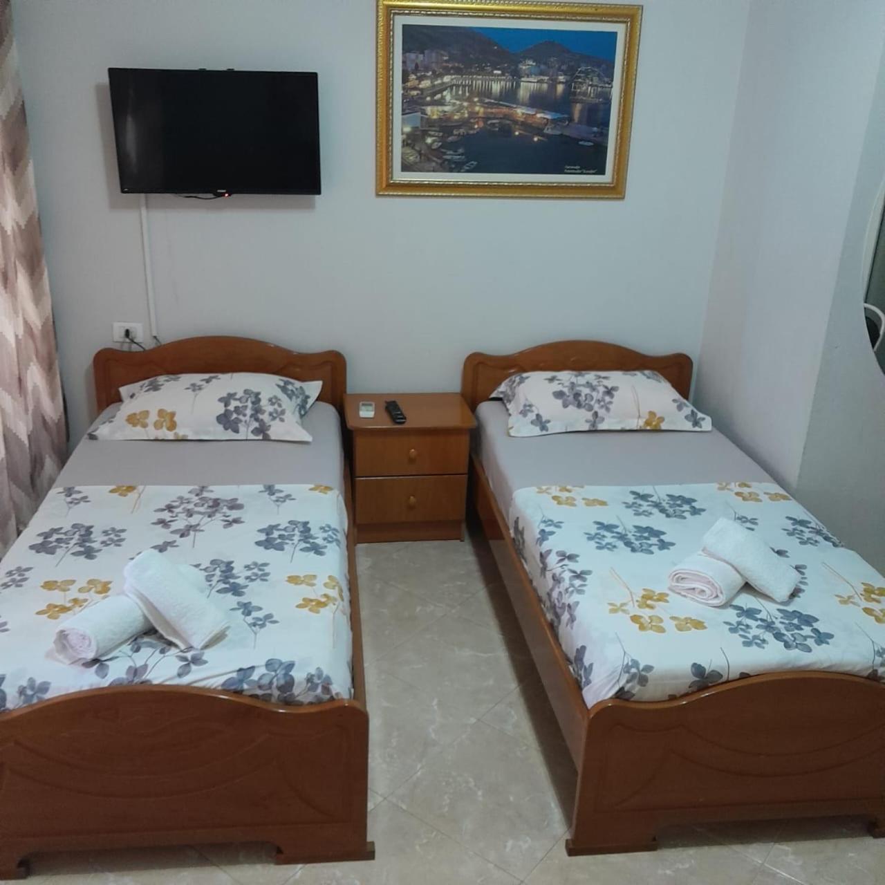 Apartament Roisin Sarande Bagian luar foto