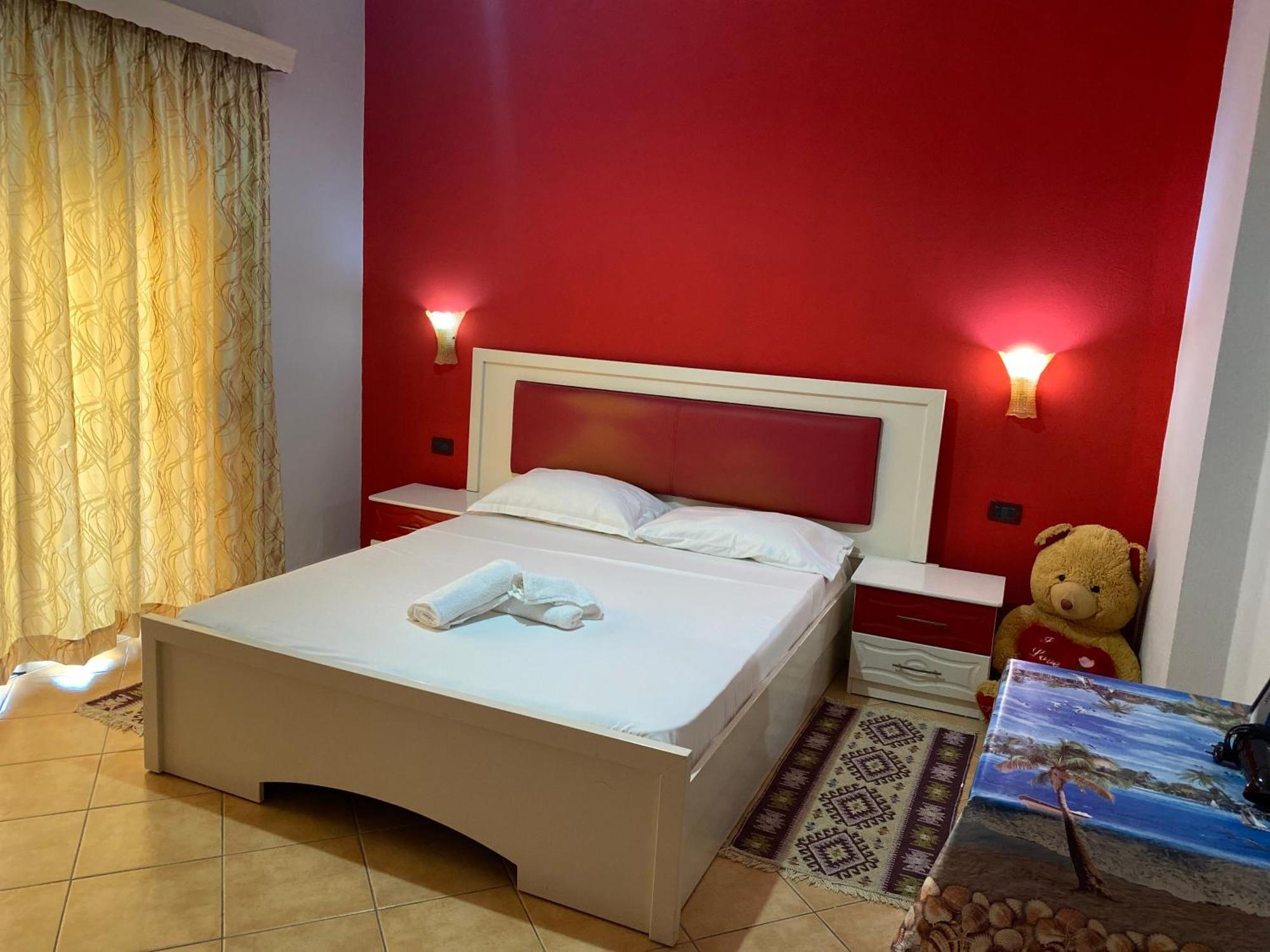 Apartament Roisin Sarande Bagian luar foto